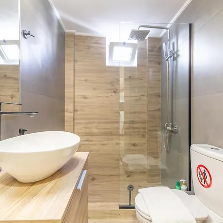 New Renovated In Center Appartement *